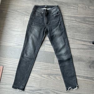 Just Black skinny jeans with frayed hem, Size 24